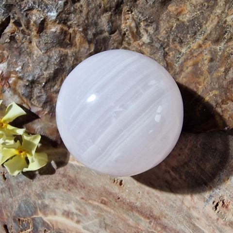 mangano-kalcit-golyo