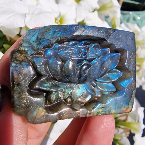 labradorit-asvany-lotuszvirag