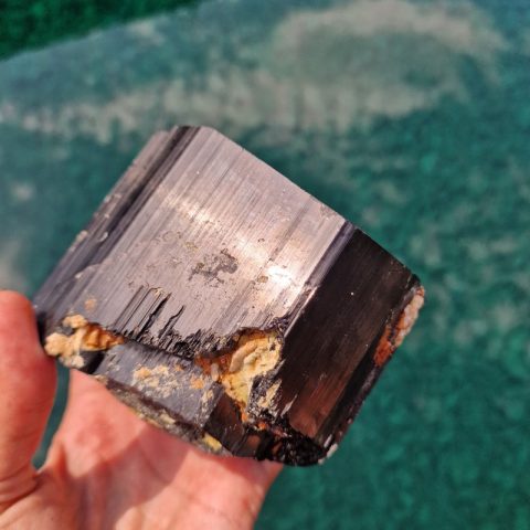 nyers-fekete-turmalin